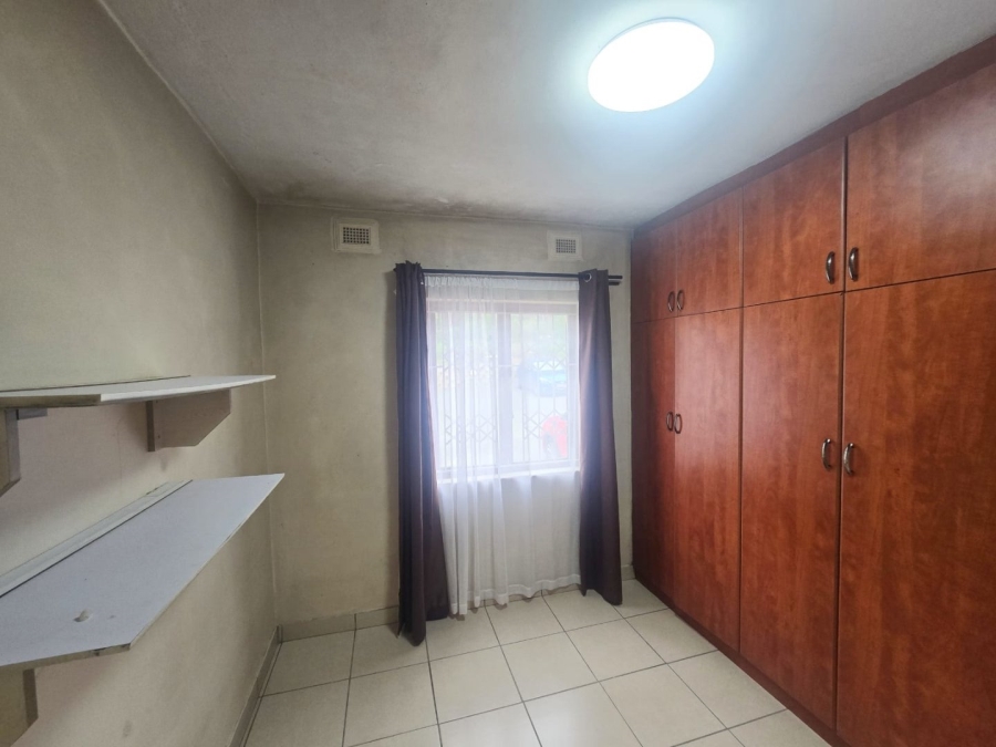 2 Bedroom Property for Sale in Gandhinagar KwaZulu-Natal