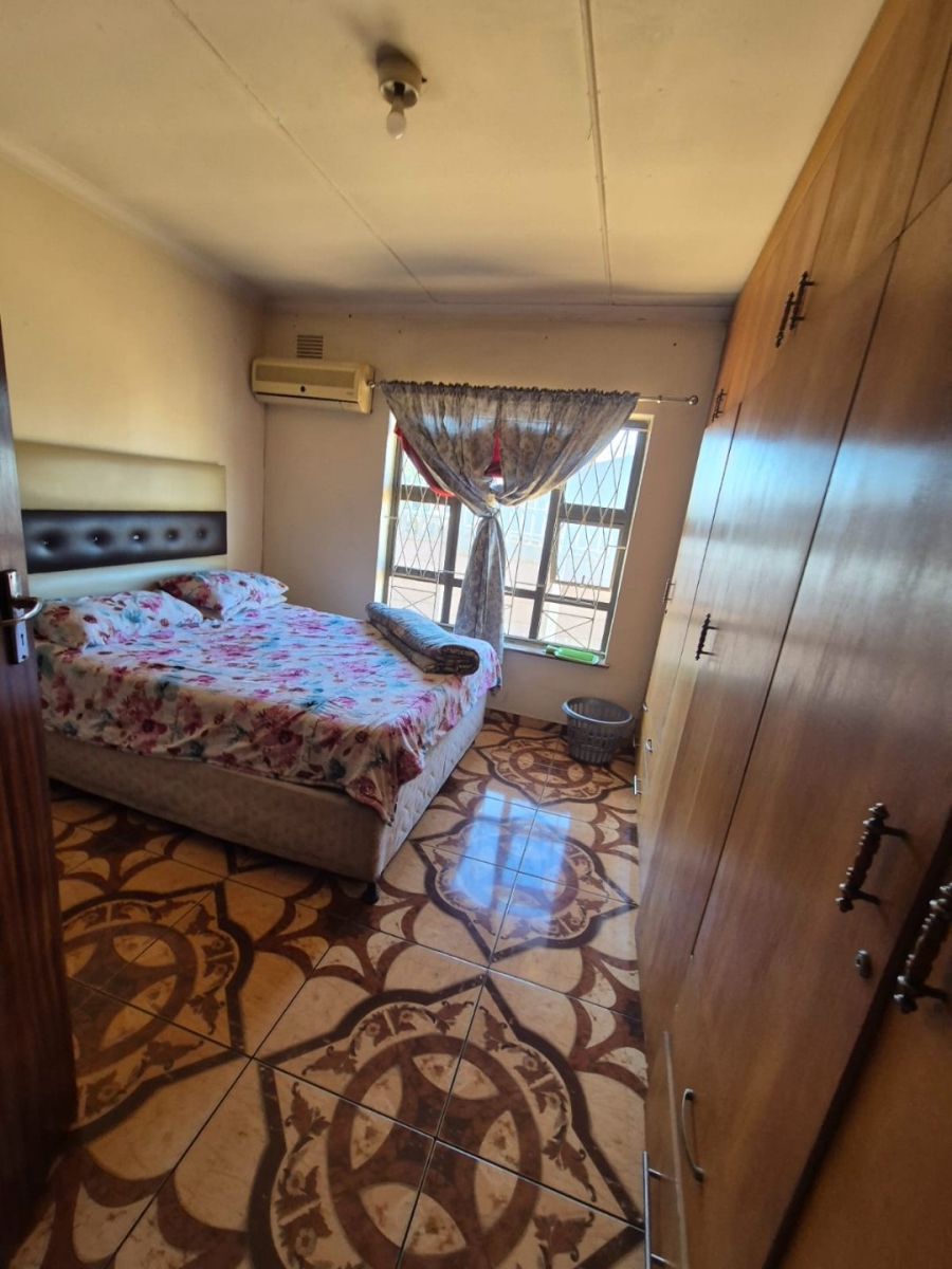 4 Bedroom Property for Sale in Isipingo Hills KwaZulu-Natal