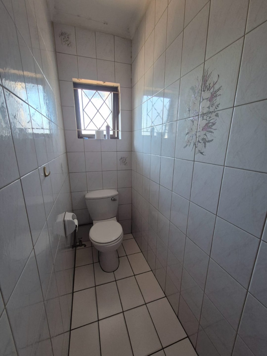 4 Bedroom Property for Sale in Isipingo Hills KwaZulu-Natal