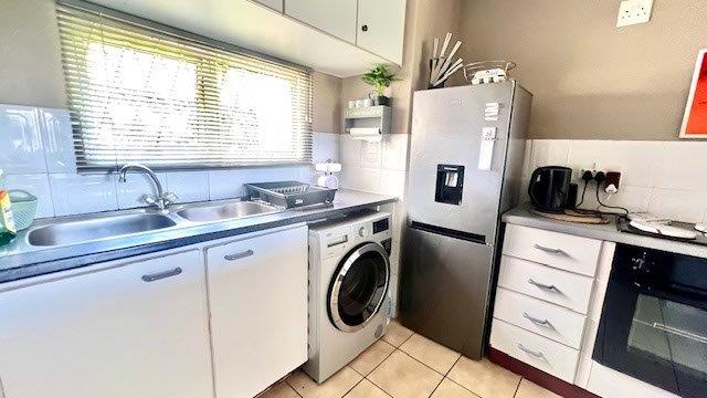 2 Bedroom Property for Sale in Uvongo KwaZulu-Natal