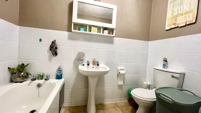 2 Bedroom Property for Sale in Uvongo KwaZulu-Natal