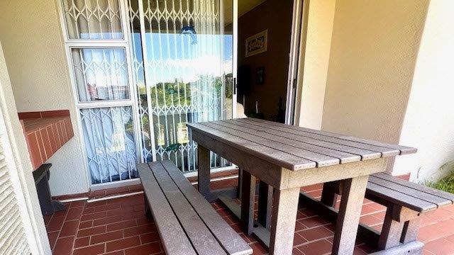 2 Bedroom Property for Sale in Uvongo KwaZulu-Natal