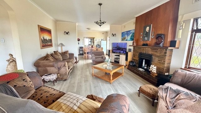 3 Bedroom Property for Sale in Uvongo KwaZulu-Natal