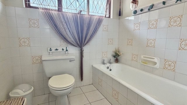 3 Bedroom Property for Sale in Uvongo KwaZulu-Natal