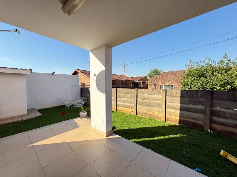 6 Bedroom Property for Sale in Lennoxton KwaZulu-Natal