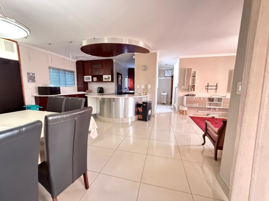 6 Bedroom Property for Sale in Lennoxton KwaZulu-Natal