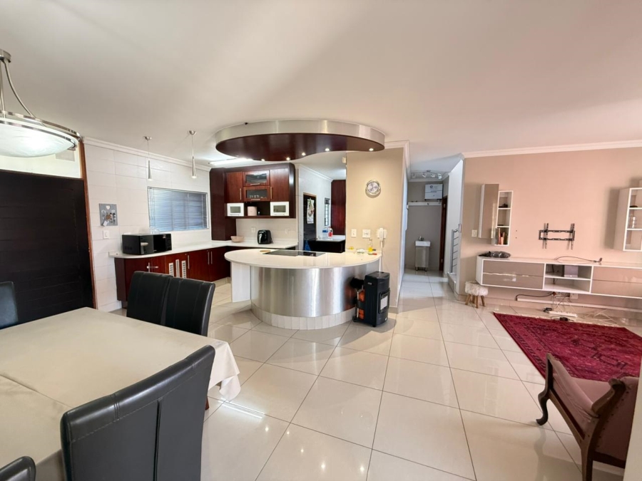 6 Bedroom Property for Sale in Lennoxton KwaZulu-Natal