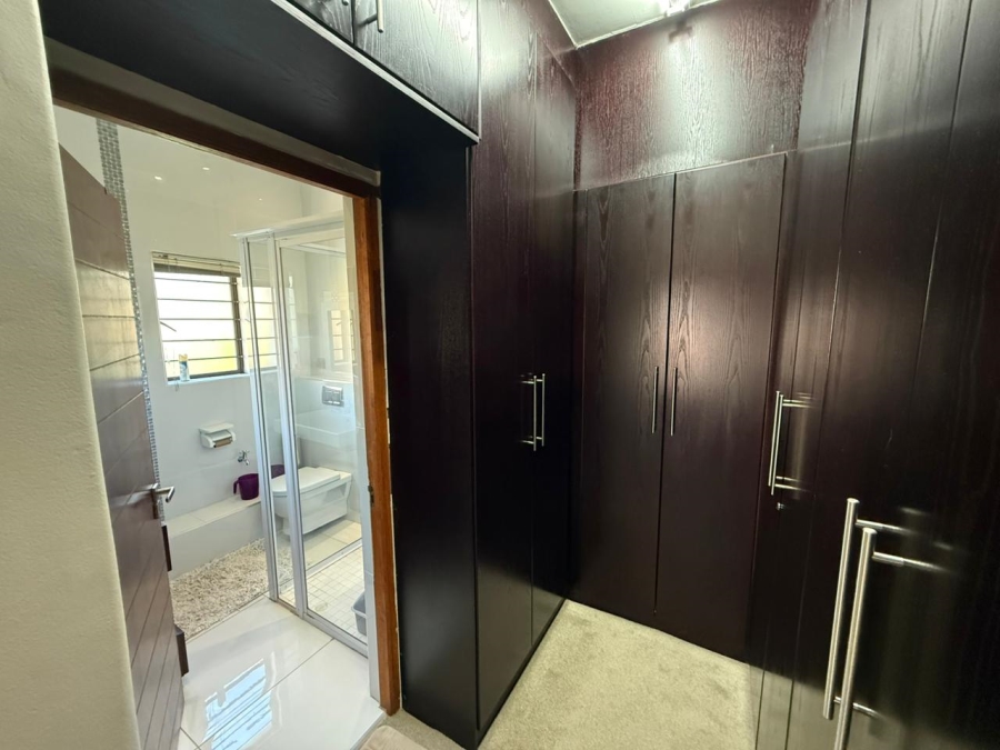 6 Bedroom Property for Sale in Lennoxton KwaZulu-Natal