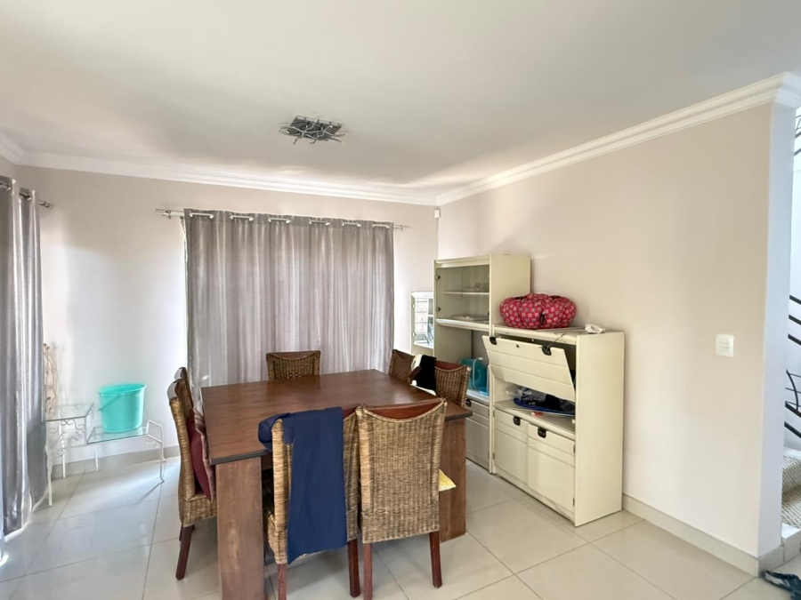 6 Bedroom Property for Sale in Lennoxton KwaZulu-Natal