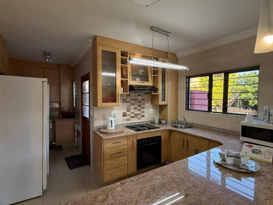 6 Bedroom Property for Sale in Lennoxton KwaZulu-Natal