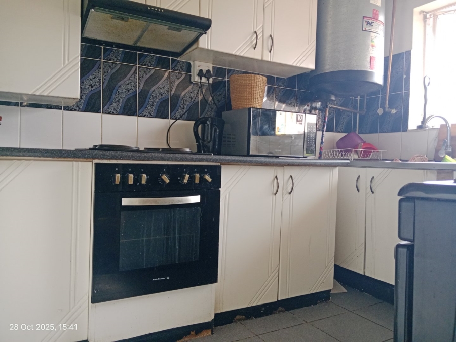 1 Bedroom Property for Sale in Scottsville KwaZulu-Natal