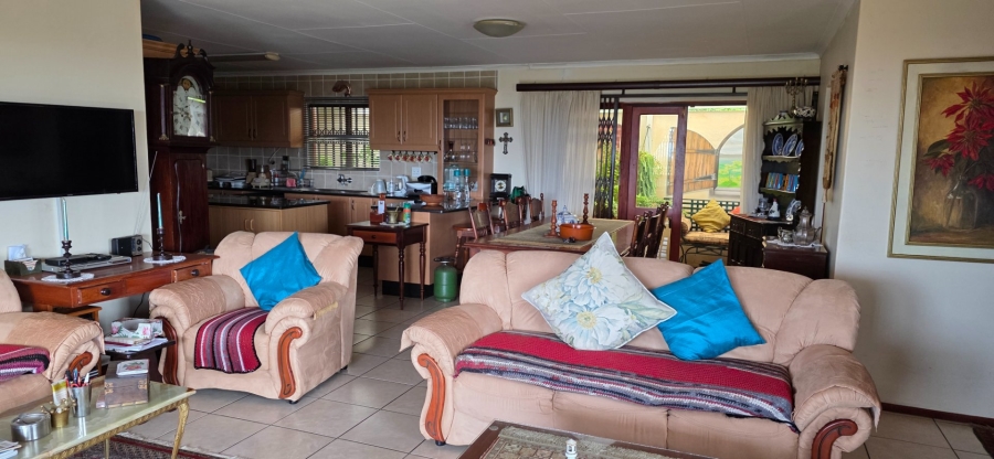 3 Bedroom Property for Sale in Umtentweni KwaZulu-Natal