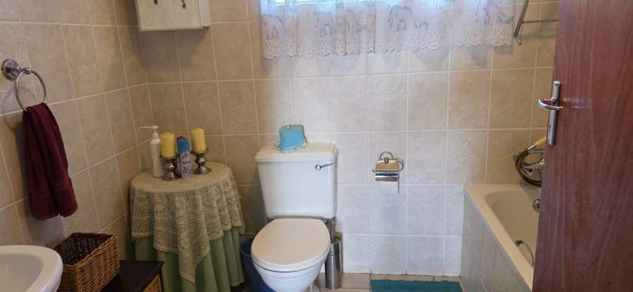 3 Bedroom Property for Sale in Umtentweni KwaZulu-Natal