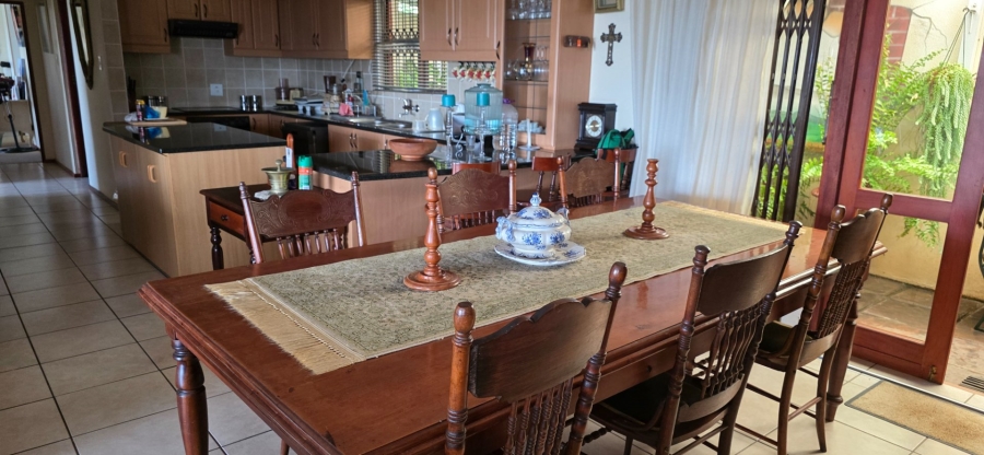 3 Bedroom Property for Sale in Umtentweni KwaZulu-Natal