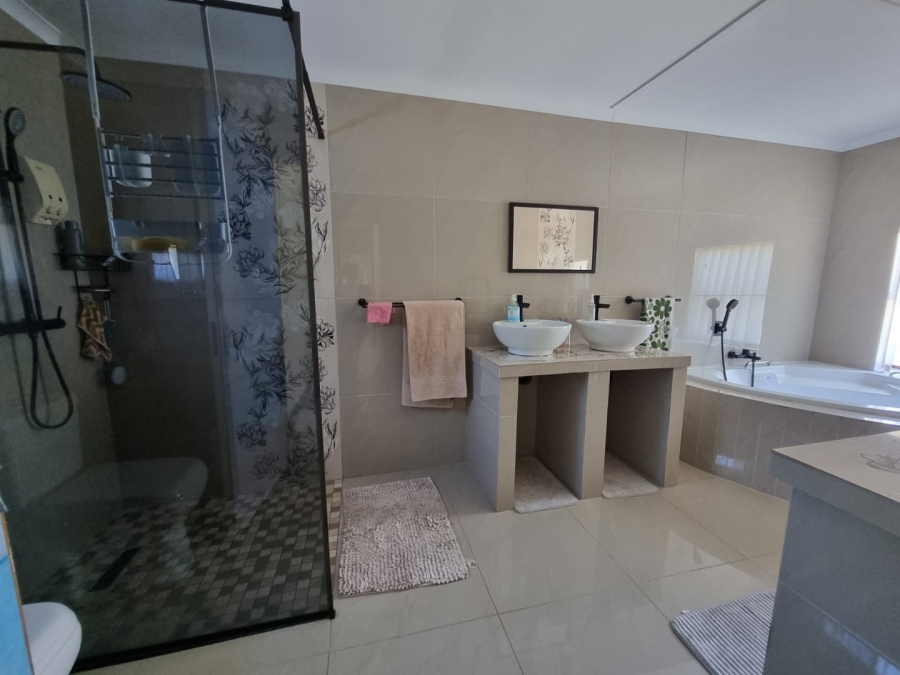 3 Bedroom Property for Sale in Southport KwaZulu-Natal