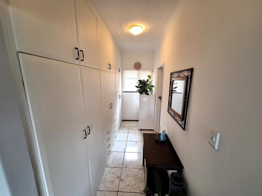 2 Bedroom Property for Sale in Anerley KwaZulu-Natal