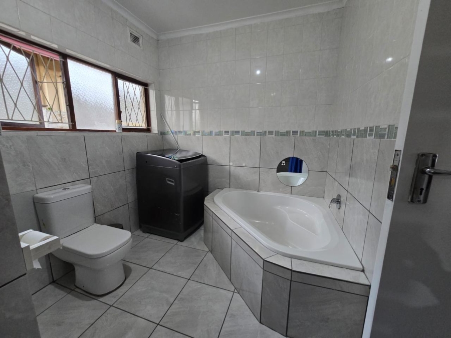 4 Bedroom Property for Sale in Sunwich Port KwaZulu-Natal