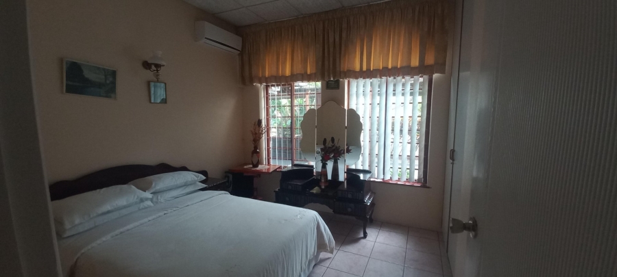 4 Bedroom Property for Sale in Oslo Beach KwaZulu-Natal