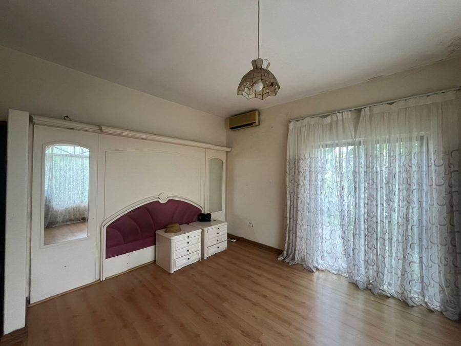 5 Bedroom Property for Sale in Reservoir Hills KwaZulu-Natal