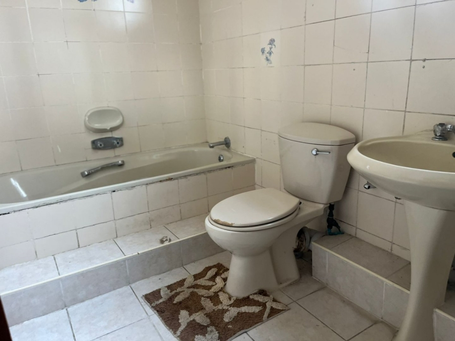 5 Bedroom Property for Sale in Reservoir Hills KwaZulu-Natal