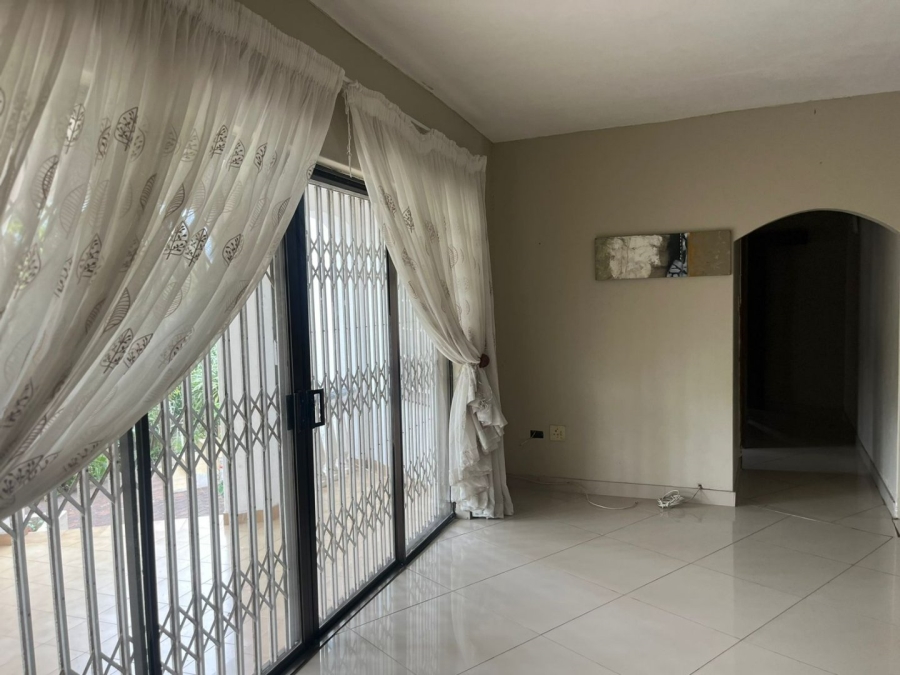 5 Bedroom Property for Sale in Reservoir Hills KwaZulu-Natal