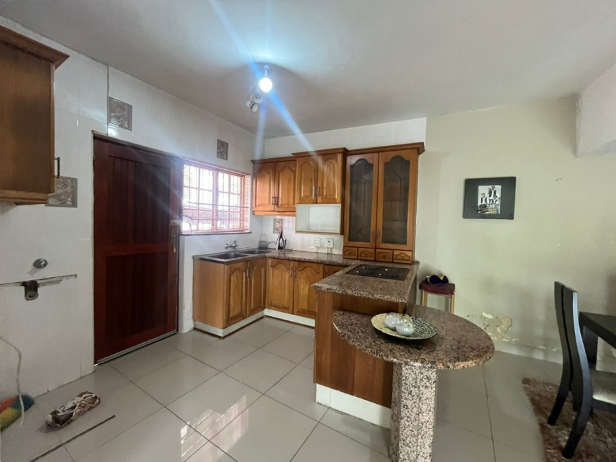 5 Bedroom Property for Sale in Reservoir Hills KwaZulu-Natal