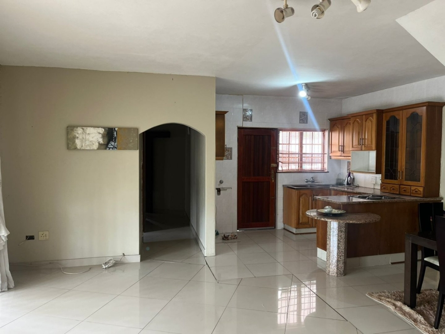 5 Bedroom Property for Sale in Reservoir Hills KwaZulu-Natal