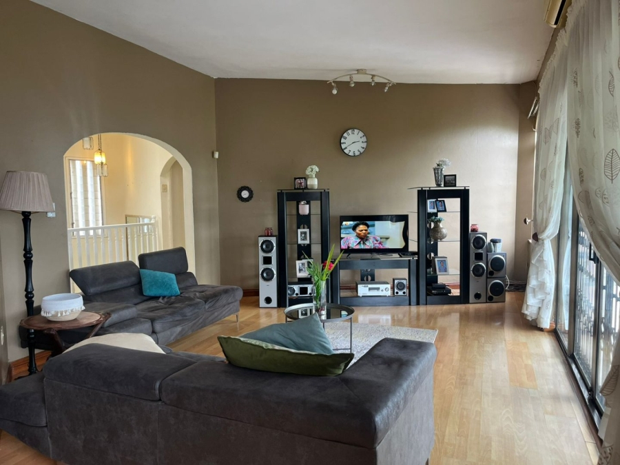 5 Bedroom Property for Sale in Reservoir Hills KwaZulu-Natal