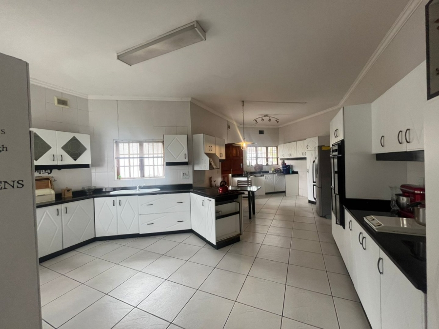 5 Bedroom Property for Sale in Reservoir Hills KwaZulu-Natal