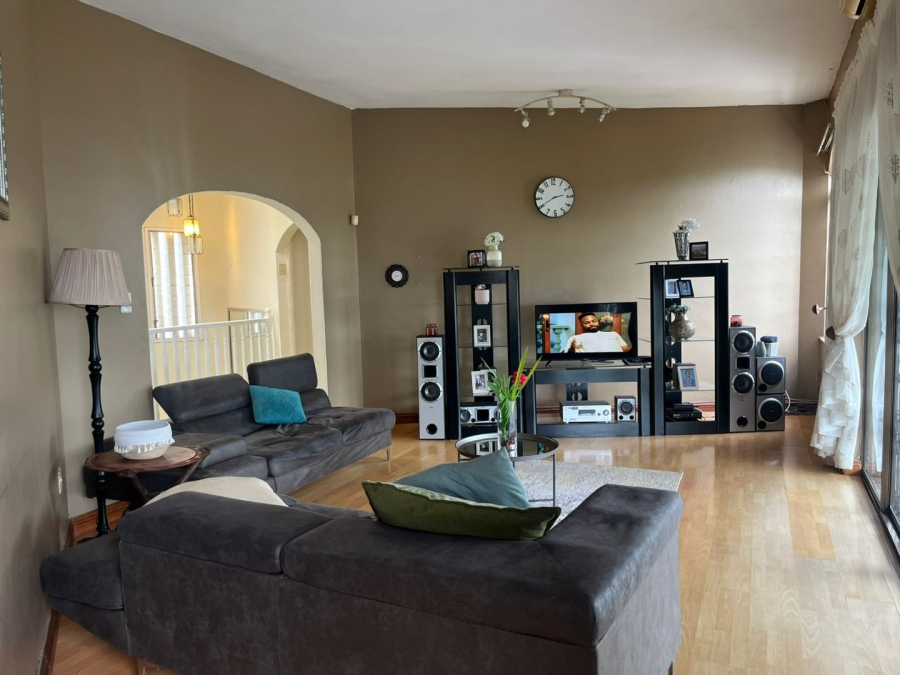 5 Bedroom Property for Sale in Reservoir Hills KwaZulu-Natal