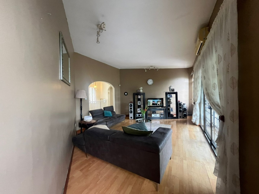 5 Bedroom Property for Sale in Reservoir Hills KwaZulu-Natal