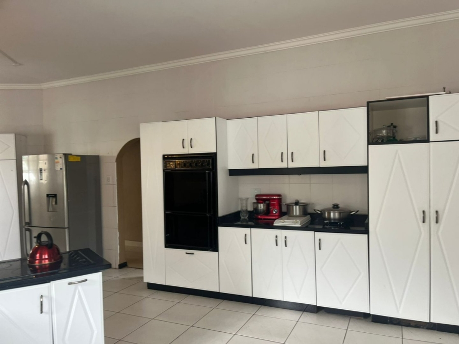 5 Bedroom Property for Sale in Reservoir Hills KwaZulu-Natal