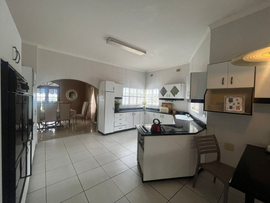 5 Bedroom Property for Sale in Reservoir Hills KwaZulu-Natal