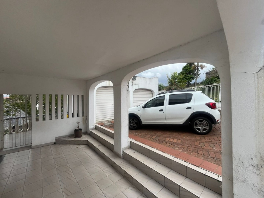 5 Bedroom Property for Sale in Reservoir Hills KwaZulu-Natal