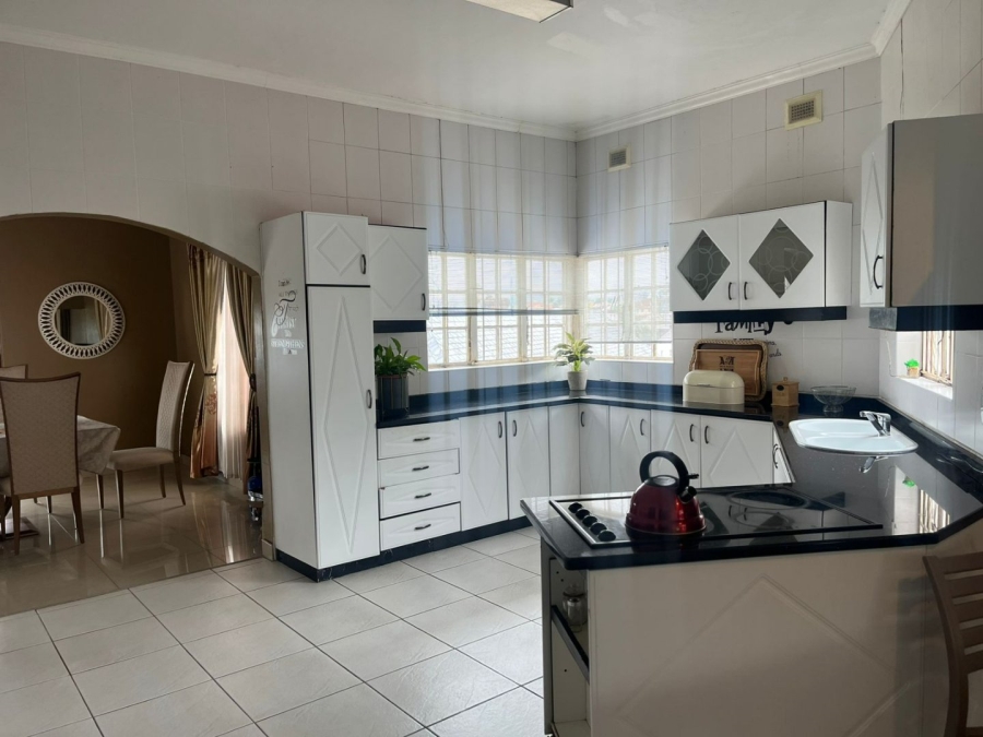 5 Bedroom Property for Sale in Reservoir Hills KwaZulu-Natal