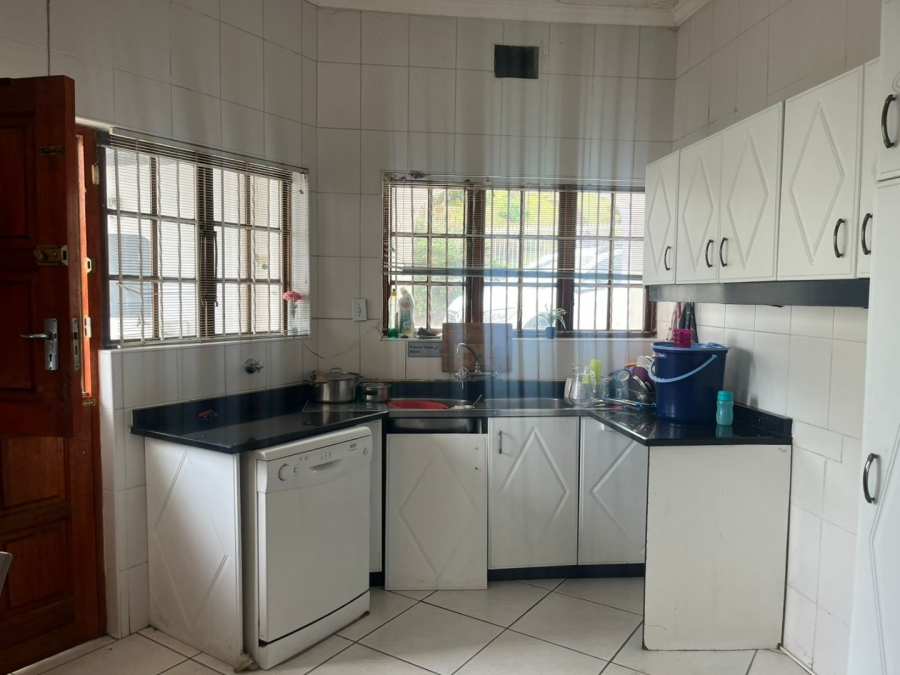 5 Bedroom Property for Sale in Reservoir Hills KwaZulu-Natal
