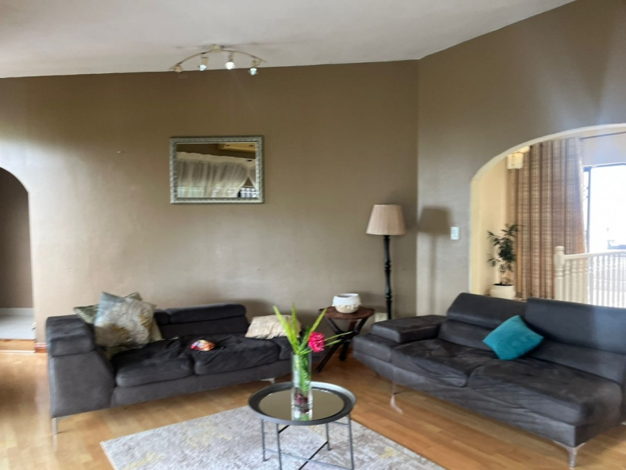 5 Bedroom Property for Sale in Reservoir Hills KwaZulu-Natal