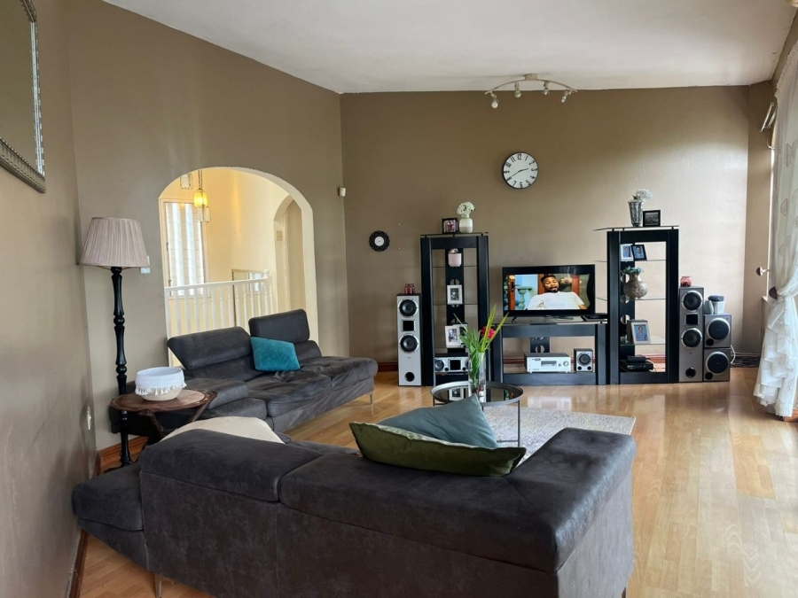 5 Bedroom Property for Sale in Reservoir Hills KwaZulu-Natal