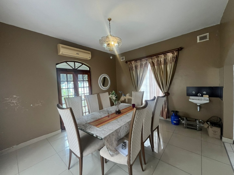 5 Bedroom Property for Sale in Reservoir Hills KwaZulu-Natal