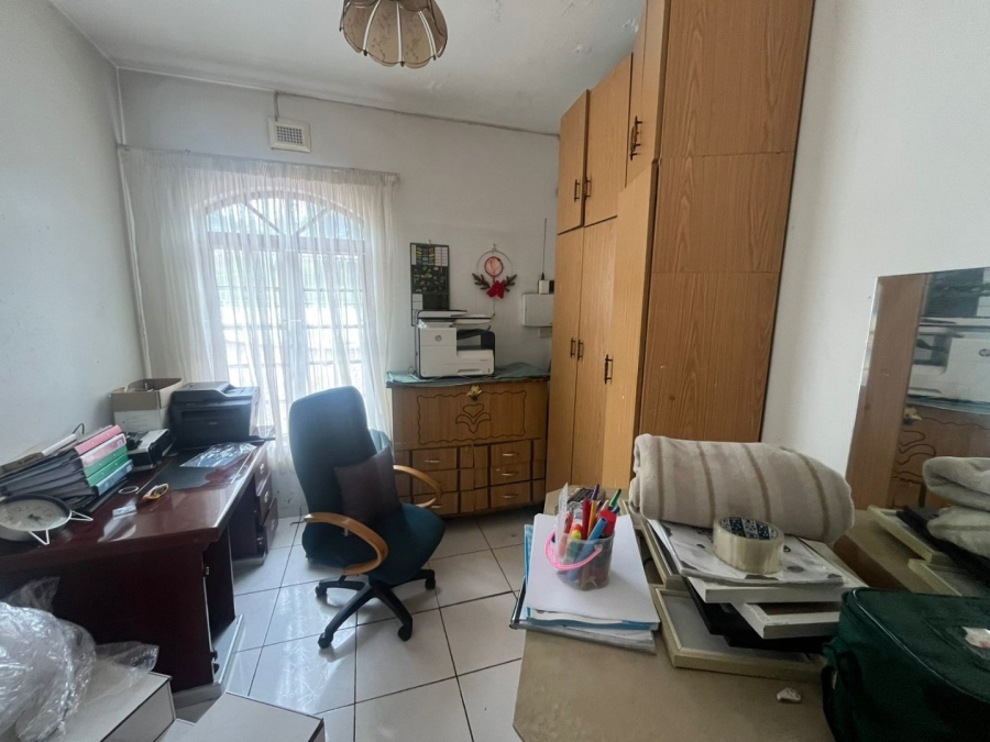 5 Bedroom Property for Sale in Reservoir Hills KwaZulu-Natal