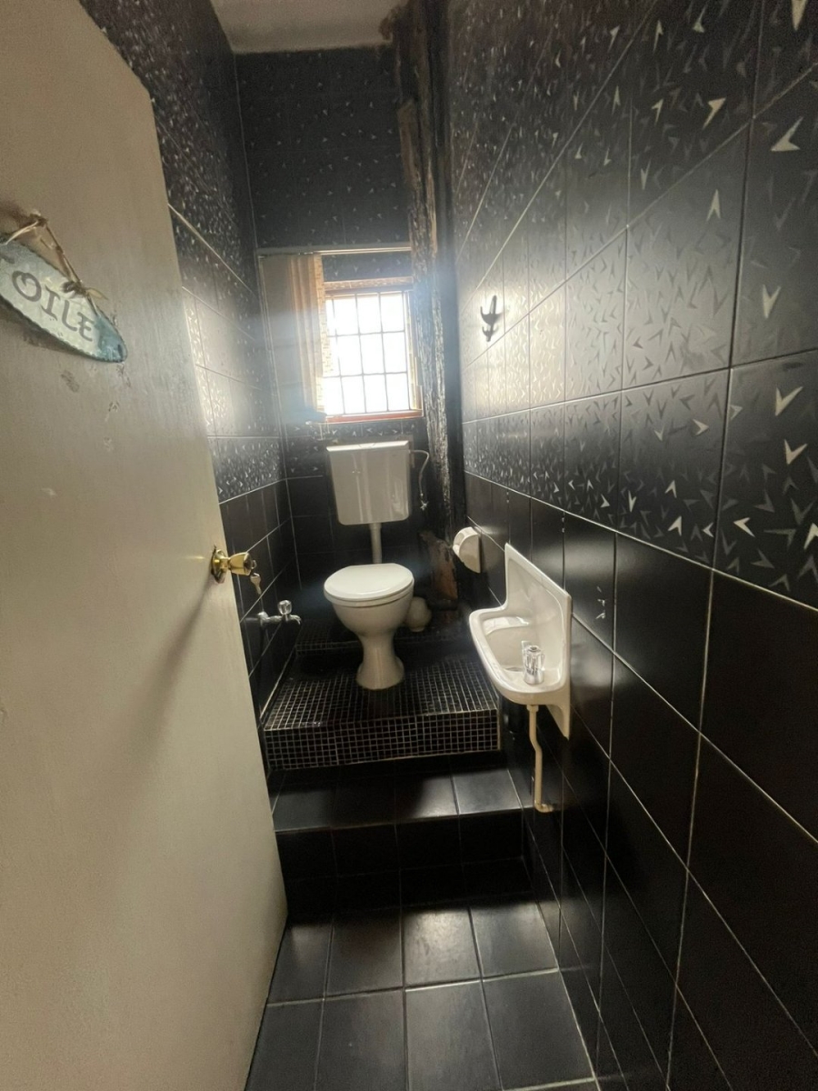 5 Bedroom Property for Sale in Reservoir Hills KwaZulu-Natal