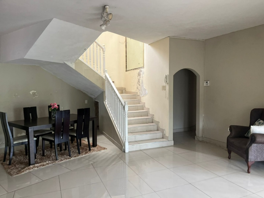 5 Bedroom Property for Sale in Reservoir Hills KwaZulu-Natal