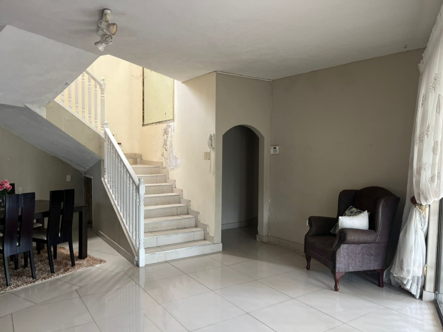 5 Bedroom Property for Sale in Reservoir Hills KwaZulu-Natal