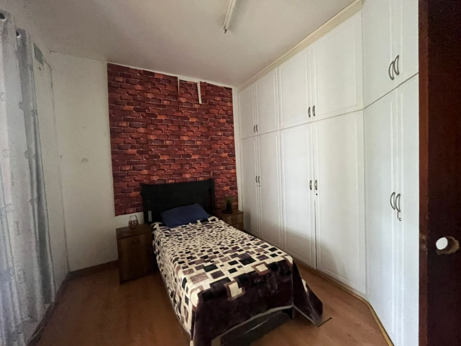 5 Bedroom Property for Sale in Reservoir Hills KwaZulu-Natal