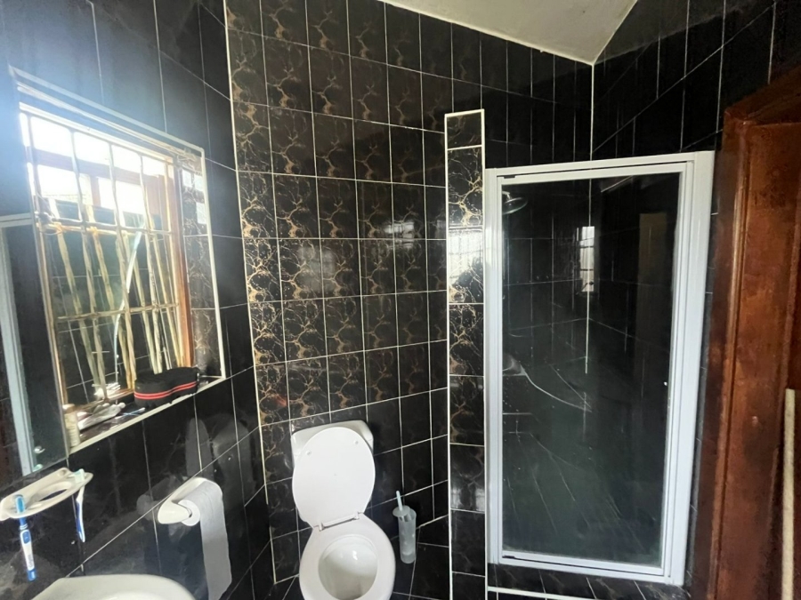 5 Bedroom Property for Sale in Reservoir Hills KwaZulu-Natal