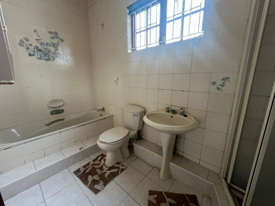 5 Bedroom Property for Sale in Reservoir Hills KwaZulu-Natal