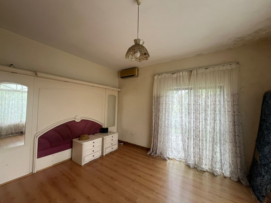 5 Bedroom Property for Sale in Reservoir Hills KwaZulu-Natal