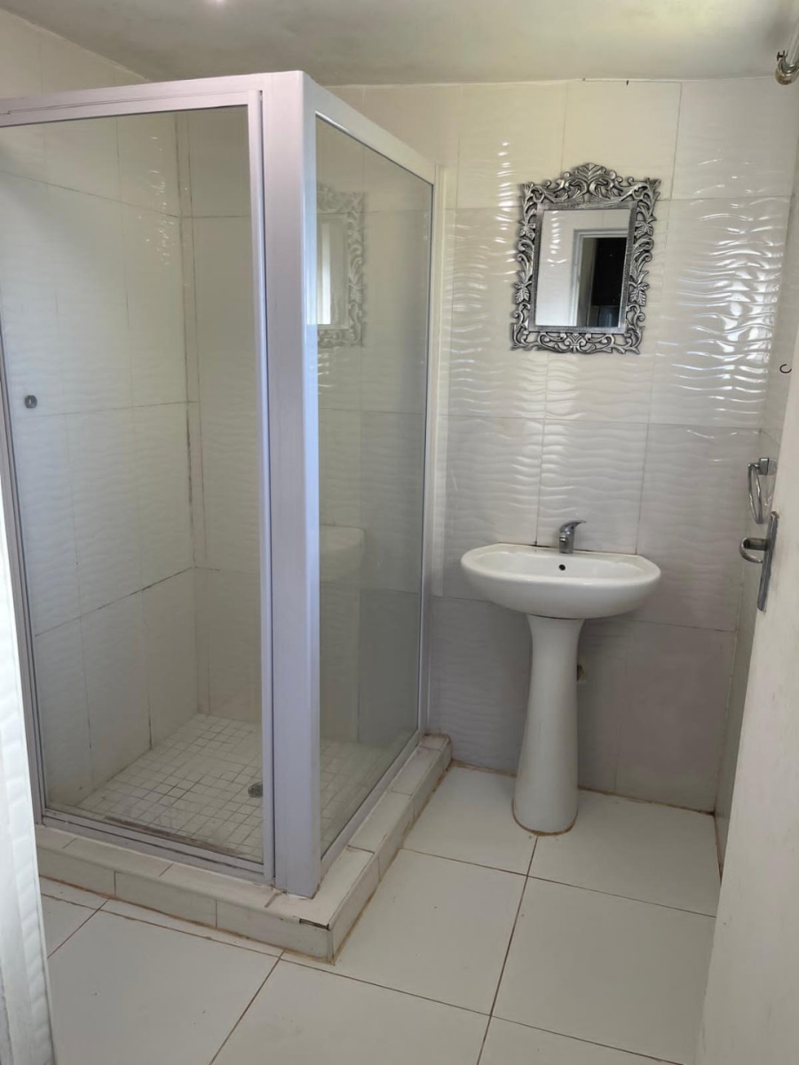 To Let 1 Bedroom Property for Rent in Bluff KwaZulu-Natal