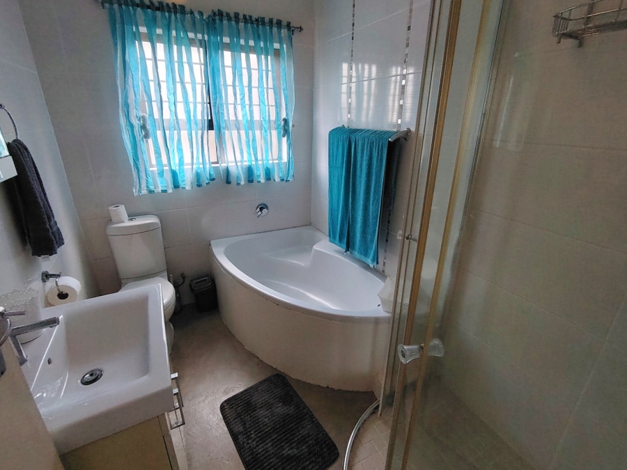 2 Bedroom Property for Sale in St Michaels On Sea KwaZulu-Natal
