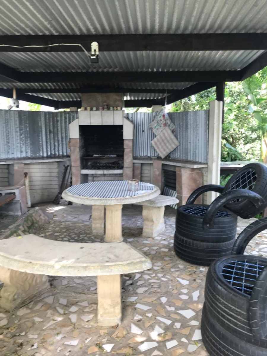 To Let 2 Bedroom Property for Rent in Margate KwaZulu-Natal